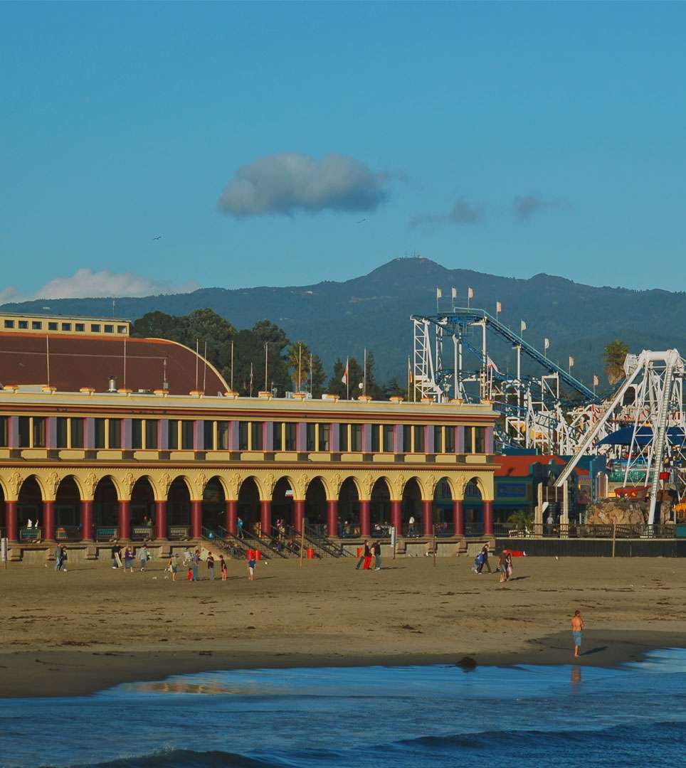  POPULAR SANTA CRUZ, CALIFORNIA ATTRACTIONS ARE STEPS AWAY