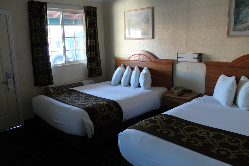 3 Queen Suite with Kitchenette