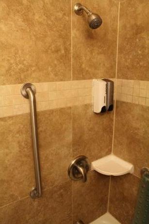 1 King 1 Queen Suite with Kitchenette - Bathroom Shower/Tub