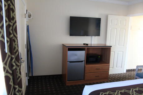 2 Queen Suite Bedroom - 1st Bedroom