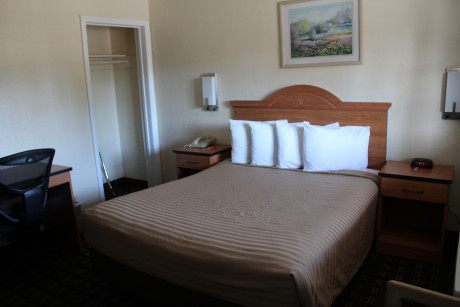 Budget Queen Room