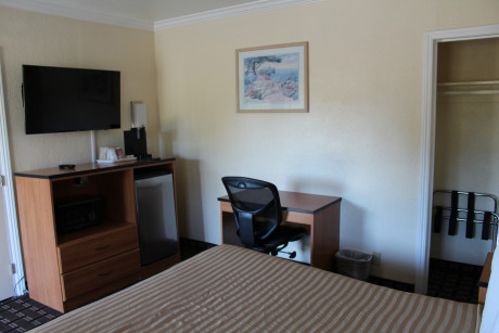 Budget Queen Room