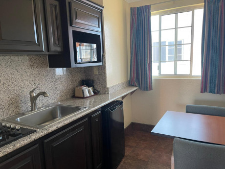 Welcome To Riverside Inn & Suites - King Room - Kitchenette